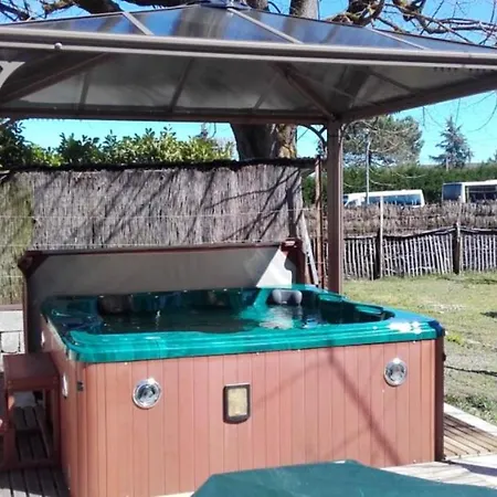 Casa vacanze Maison Accueillante à Gabarret, Jacuzzi Et Jardin